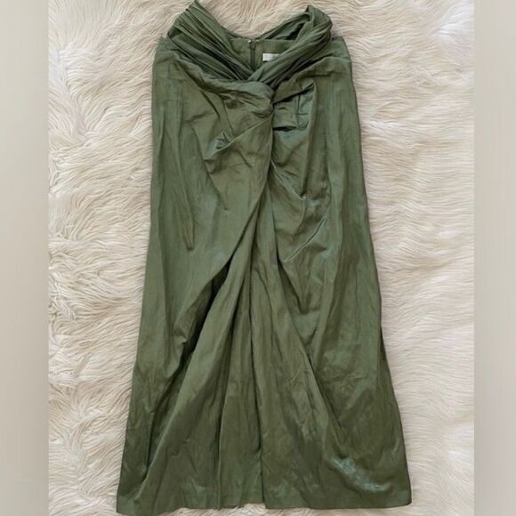 Vince NWT Twist Front Skirt in Dark Pistachio
Size 2 MSRP $395 - Picture 6 of 13